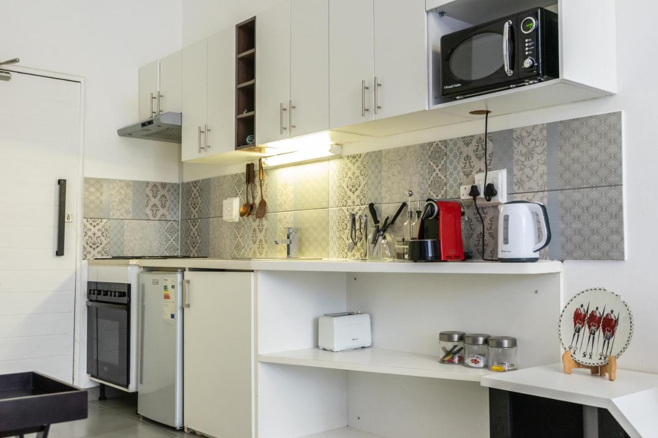 Stunning Maboneng Precinct Studio Apartment At 12 Decades Building Йоханесбург Екстериор снимка