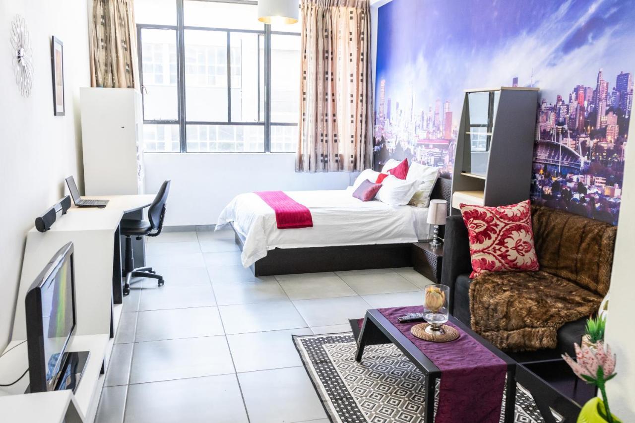 Stunning Maboneng Precinct Studio Apartment At 12 Decades Building Йоханесбург Екстериор снимка