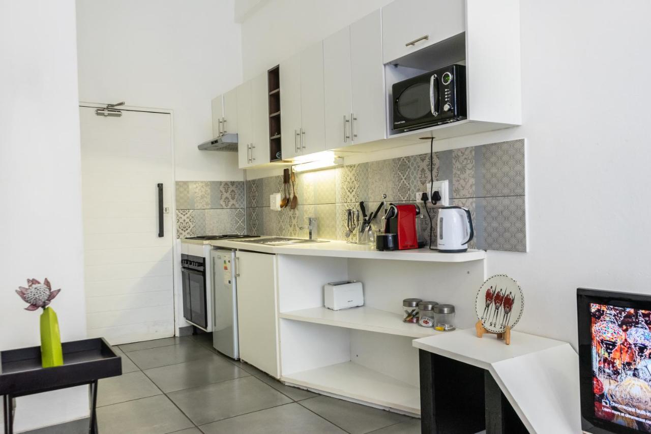 Stunning Maboneng Precinct Studio Apartment At 12 Decades Building Йоханесбург Екстериор снимка
